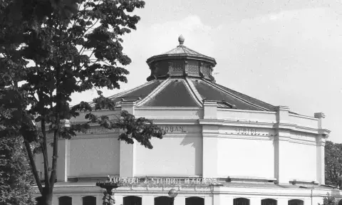 //image/ressources-numeriques/LOges/Travaux salle richelieu/Marigny/cover00ext-marigny.jpg