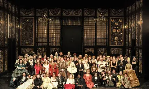 Troupe