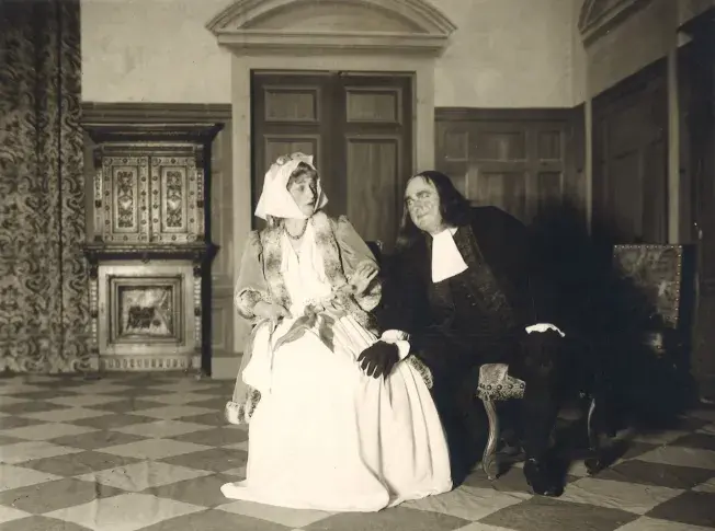 « Le Tartuffe », reprise de 1930, mise en scène de Charles Granval, avec Marie Ventura (Elmire), Léon Bernard (Tartuffe)