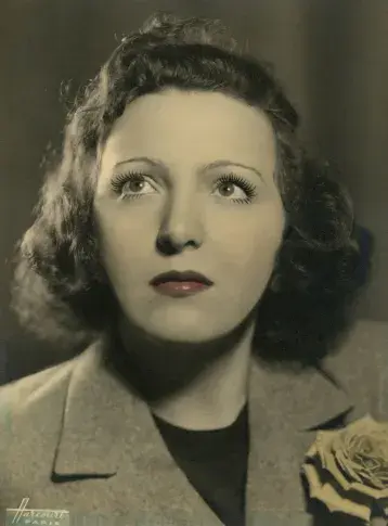 Marie Bell, sociétaire de la Comédie-Française de 1928 à 1946. Photographie du Studio Harcourt