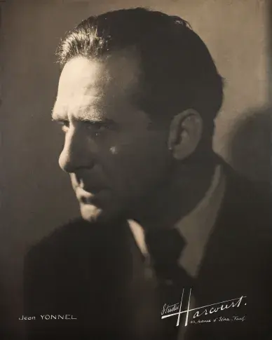 Jean Yonnel, sociétaire de la Comédie-Française de 1929 à 1955. Photographie du Studio Harcourt