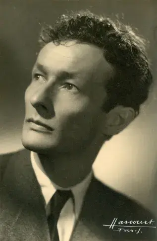 Jean-Louis Barrault, sociétaire de la Comédie-Française de 1943 à 1946. Photographie du Studio Harcourt