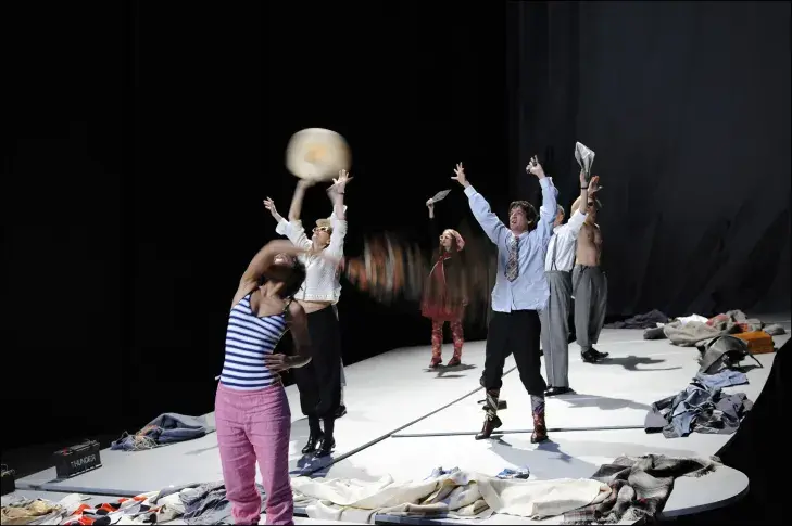 « L’Ordinaire », pièce en 7 morceaux, texte et mise en scène de Michel Vinaver, salle Richelieu, 2009