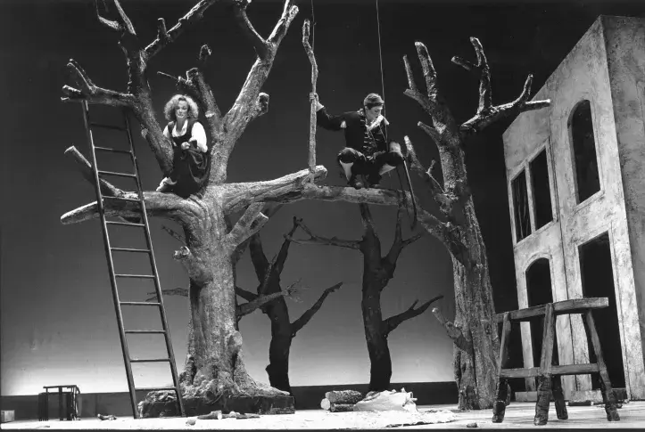 « Le Médecin malgré lui », 1990, mise en scène de Dario Fo, avec Catherine Hiegel (Martine), Richard Fontana (Sganarelle)
