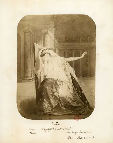 Rachel dans le rôle de Phèdre, photographie de Henri de La Blanchère, vers 1855