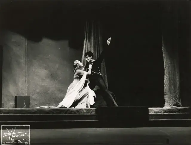 « La Tragique histoire d’Hamlet » de Shakespeare, mise en scène de Charles Granval, 1942. Photographie du Studio Harcourt