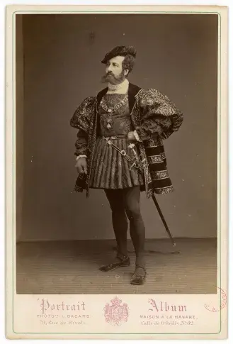 Bressant dans le rôle de Don Carlos (« Hernani » de Victor Hugo), photographie de Louis Bacard, 1867