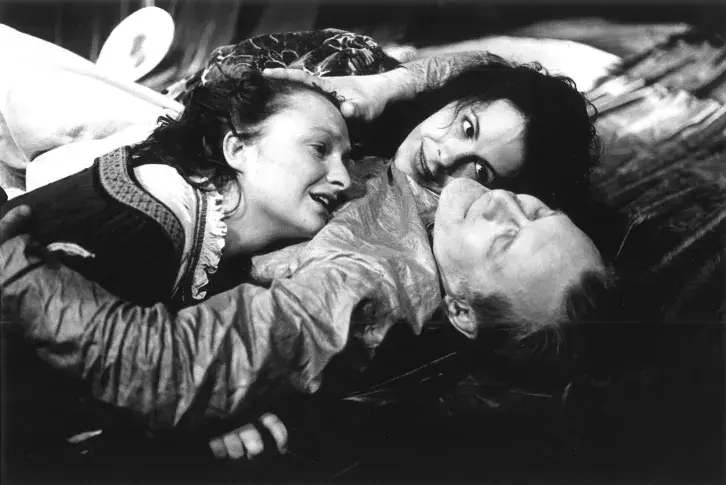 « Dom Juan », 2002, mise en scène de Jacques Lassalle, avec Julie Sicard (Mathurine), Andrzej Seweryn (Don Juan), Florence Viala (Charlotte)