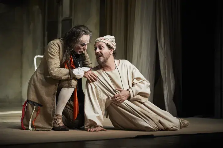 Photo du spectacle Le Malade imaginaire (saison 2025-2026) avec Alain Lenglet, Guillaume Gallienne