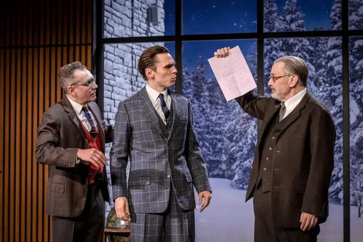 Photo du spectacle La Puce à l'Oreille (saison 2025-2026) avec Alexandre Pavloff, Yoann Gasiorowski, Serge Bagdassarian