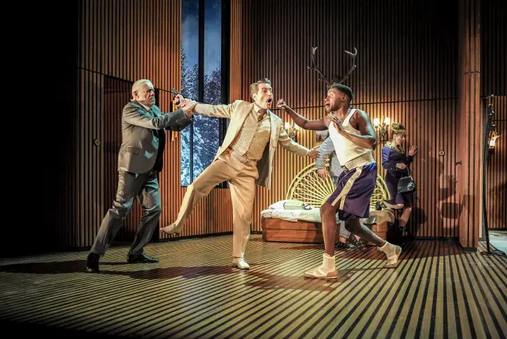 Photo du spectacle La Puce à l'Oreille (saison 2025-2026) avec Gilles David, Nicolas Chupin, Birane Ba, Pauline Clément 