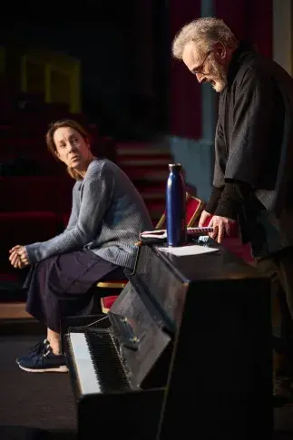 Photo du spectacle Six personnages en quête d'auteur (saison 2025-2026) avec Clotilde de Bayser, Serge Bagdassarian