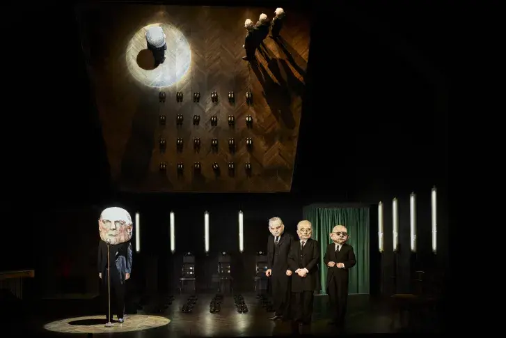 Photo du spectacle L'Ordre du jour (saison 2025-2026) avec Jérémy Lopez, Baptiste Chabauty, Laurent Stocker, Julie Sicard