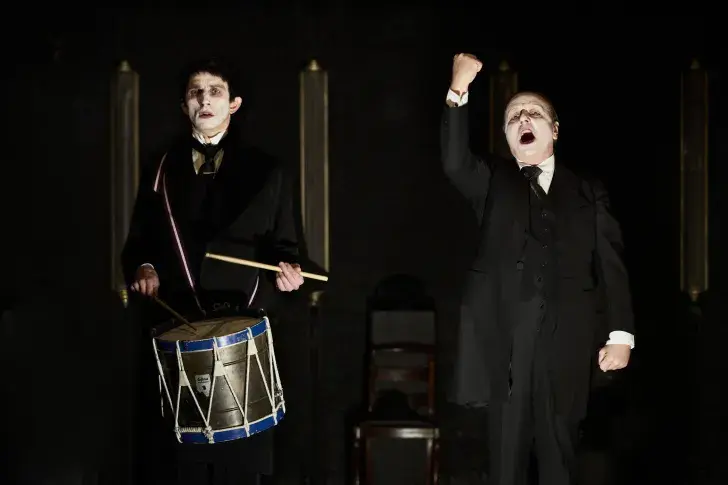 Photo du spectacle L'Ordre du jour (saison 2025-2026) avec Baptiste Chabauty, Laurent Stocker