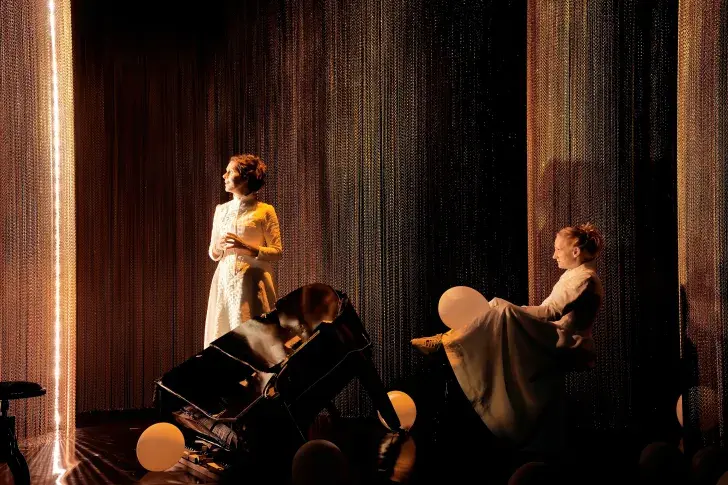 Photo du spectacle Lumières, lumières, lumières (saison 2025-2026) avec Florence Viala, Aymeline Alix