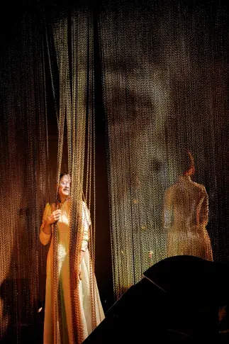Photo du spectacle Lumières, lumières, lumières (saison 2025-2026) avec Aymeline Alix, Florence Viala