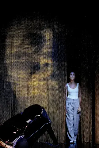 Photo du spectacle Lumières, lumières, lumières (saison 2025-2026) avec Florence Viala