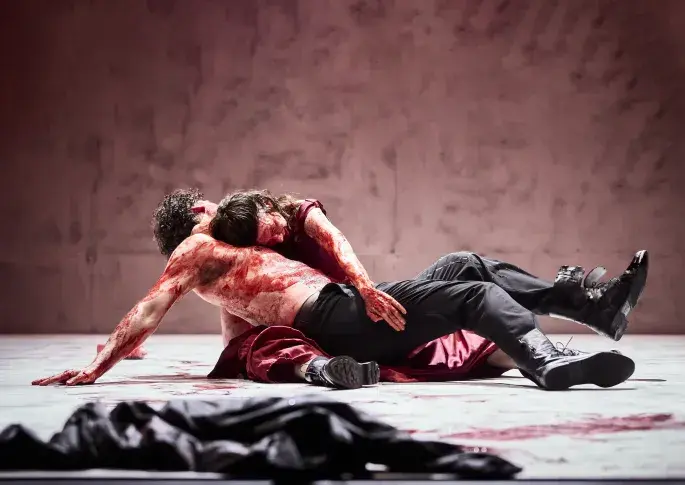 Photo du spectacle Penthésilée (saison 2025-2026) avec Sébastien Pouderoux, Suliane Brahim 