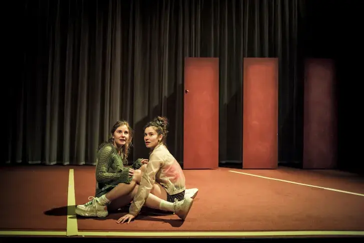 Photo du spectacle Bestioles (saison 2025-2026) avec Marie Oppert, Léa Lopez