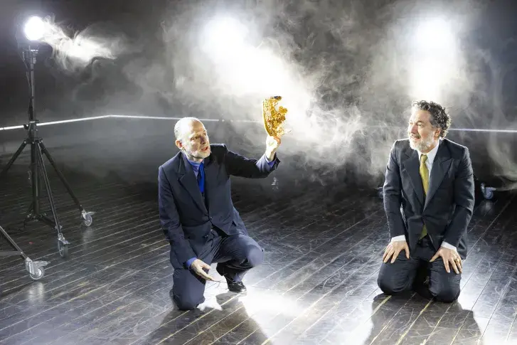 Photo du spectacle Hamlet (saison 2025-2026) avec Denis Podalydès, Guillaume Gallienne 