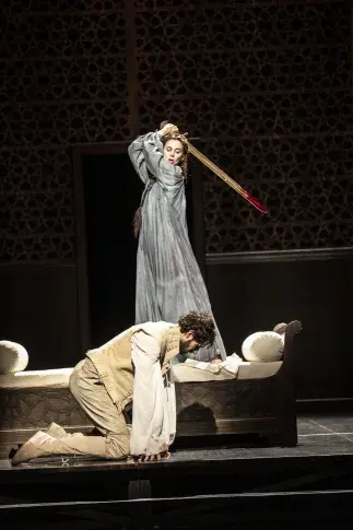 Photo du spectacle Le Cid (saison 2025-2026) avec Benjamin Lavernhe, Suliane Brahim